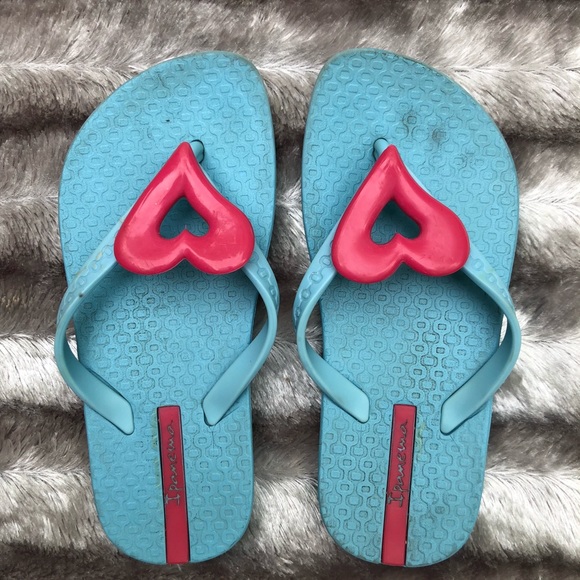 Nordstrom rack girls flip flops - Picture 1 of 2